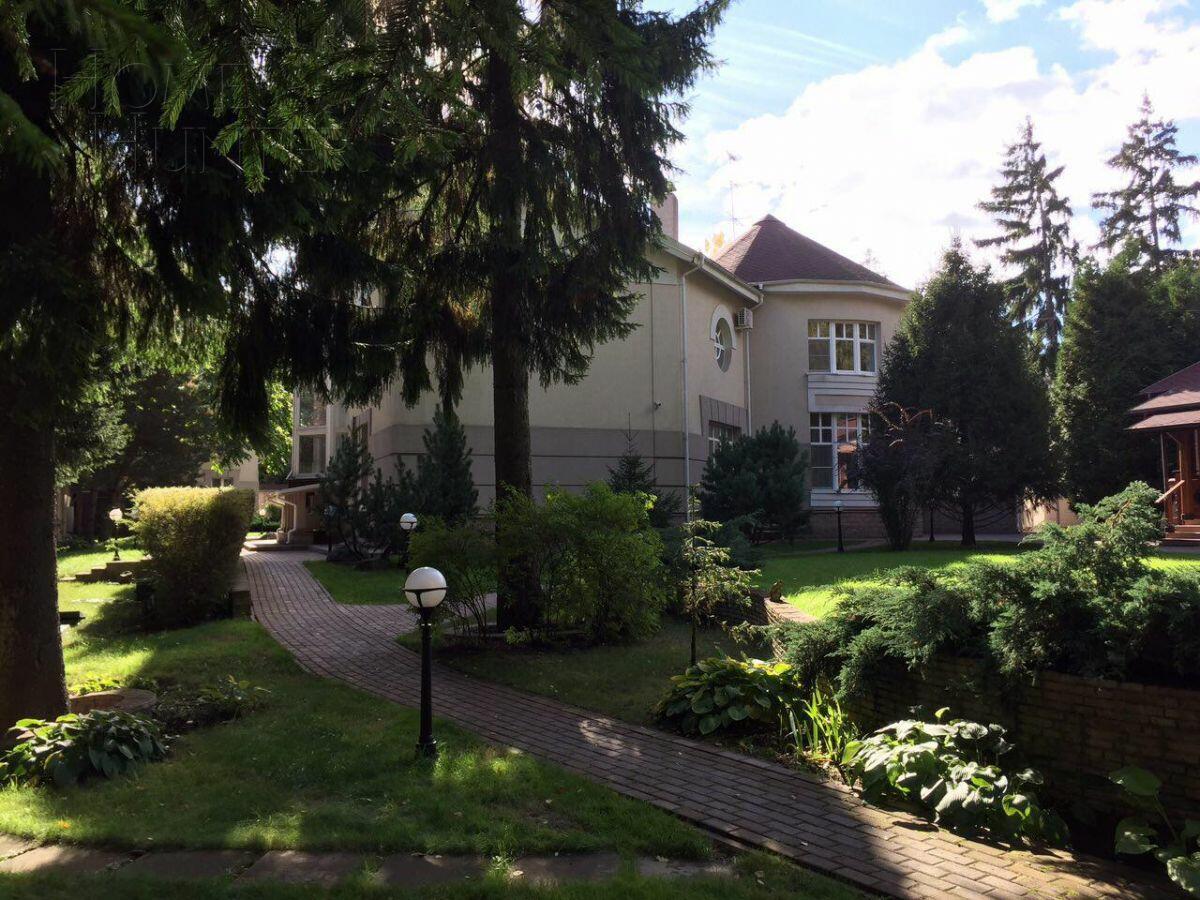 2-этажный коттедж 1 460 м² с отделкой