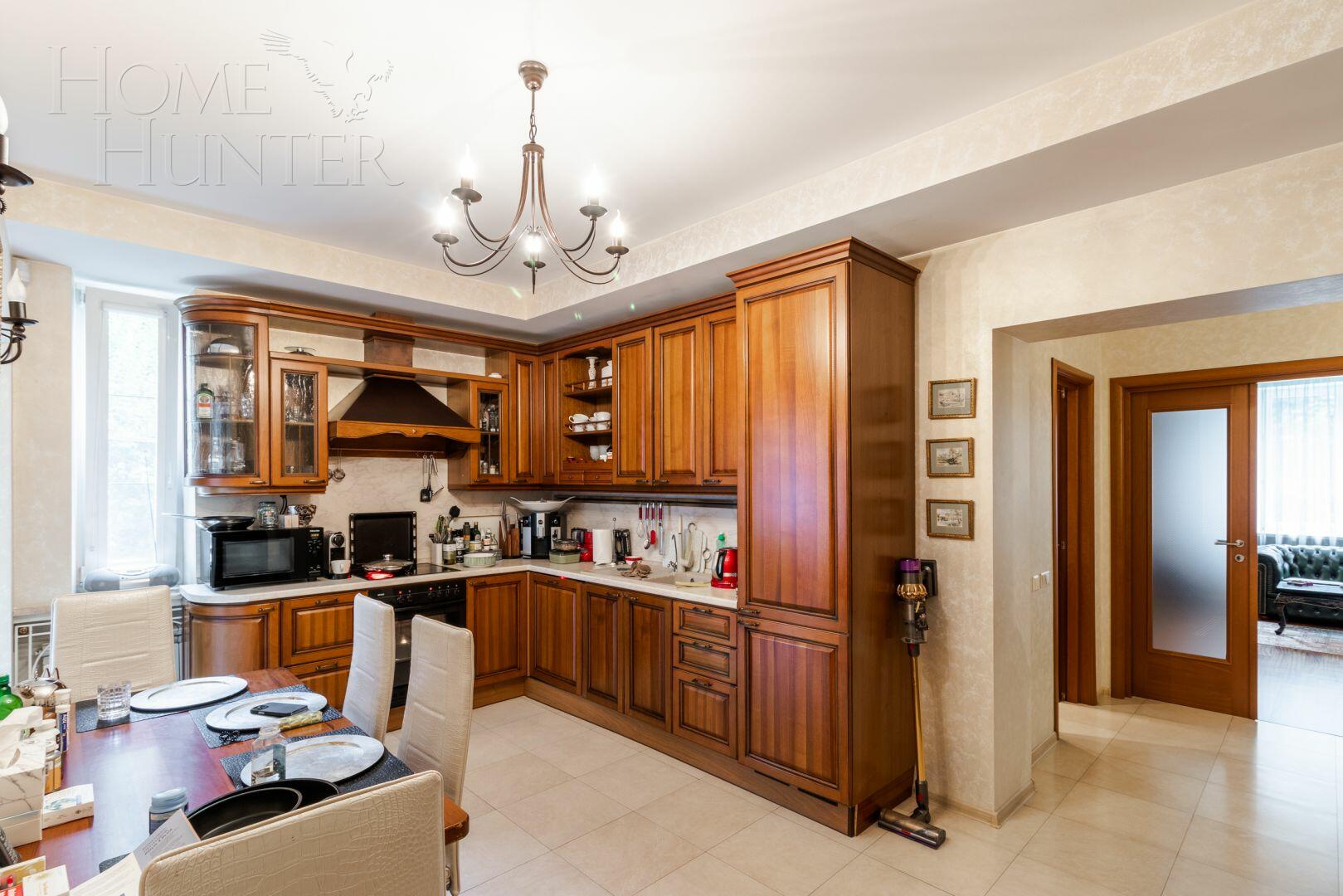 2-этажный коттедж 500 м² с отделкой