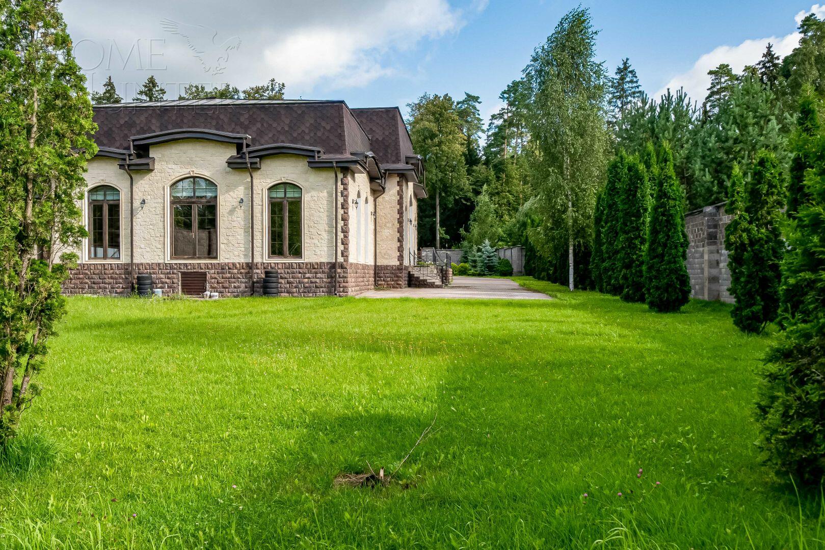 2-этажный коттедж 1 150 м² с отделкой