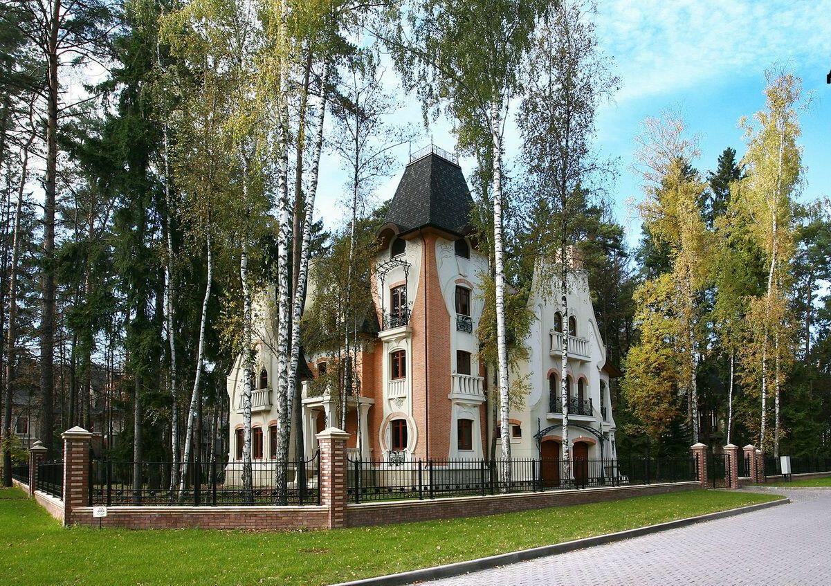2-этажный коттедж 691 м² с отделкой