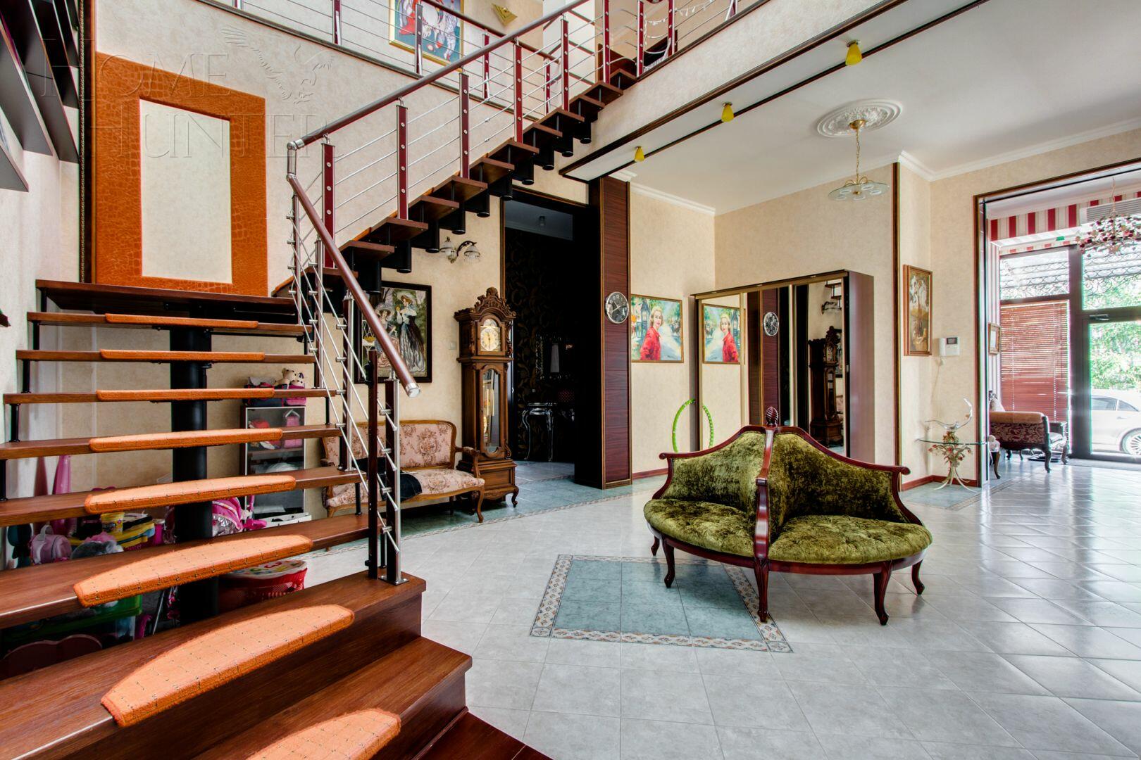 2-этажный коттедж 1 350 м² с отделкой
