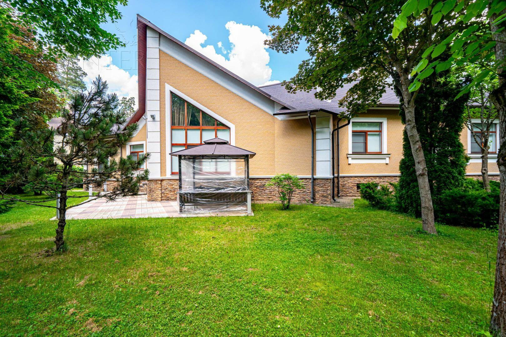 1-этажный коттедж 450 м² с отделкой