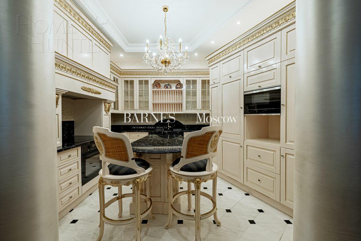 2-этажный коттедж 900 м² с отделкой