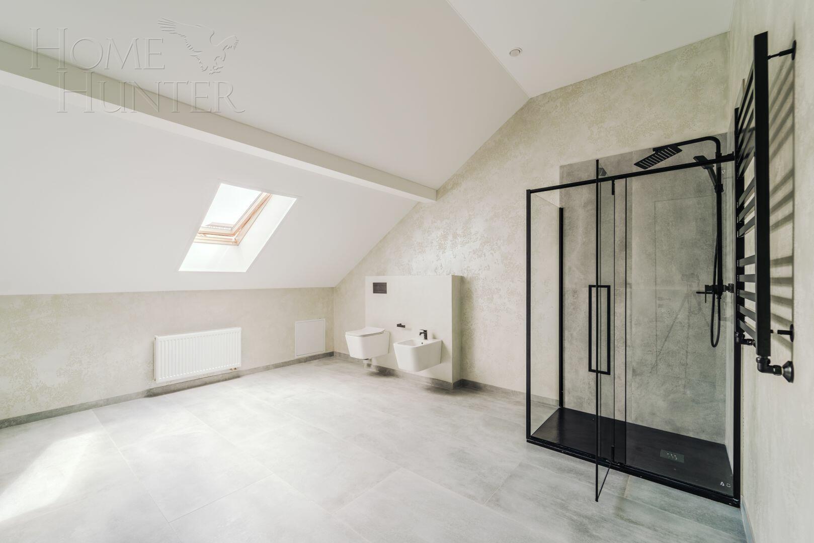2-этажный коттедж 1 300 м² с отделкой