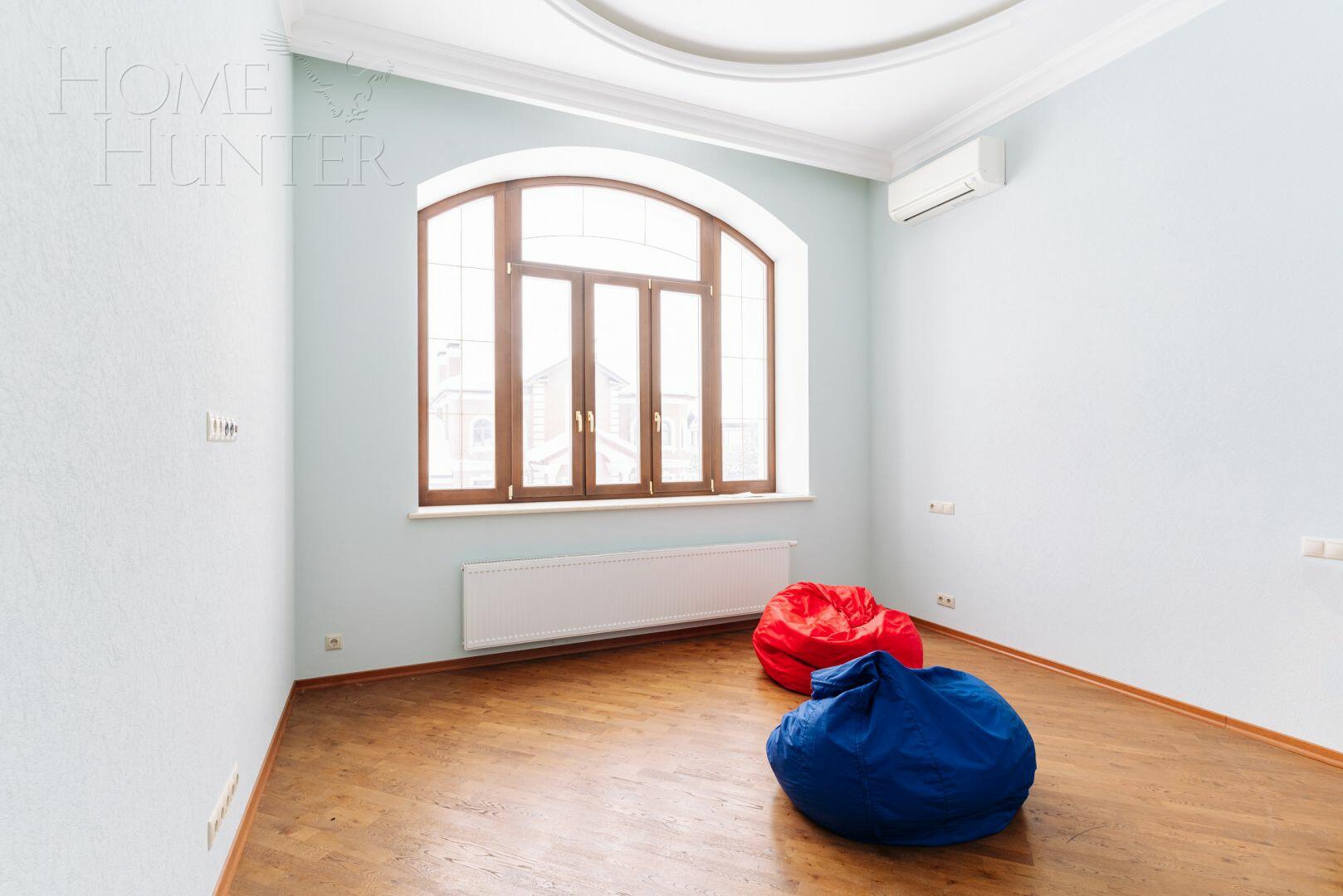 2-этажный коттедж 1 000 м² с отделкой