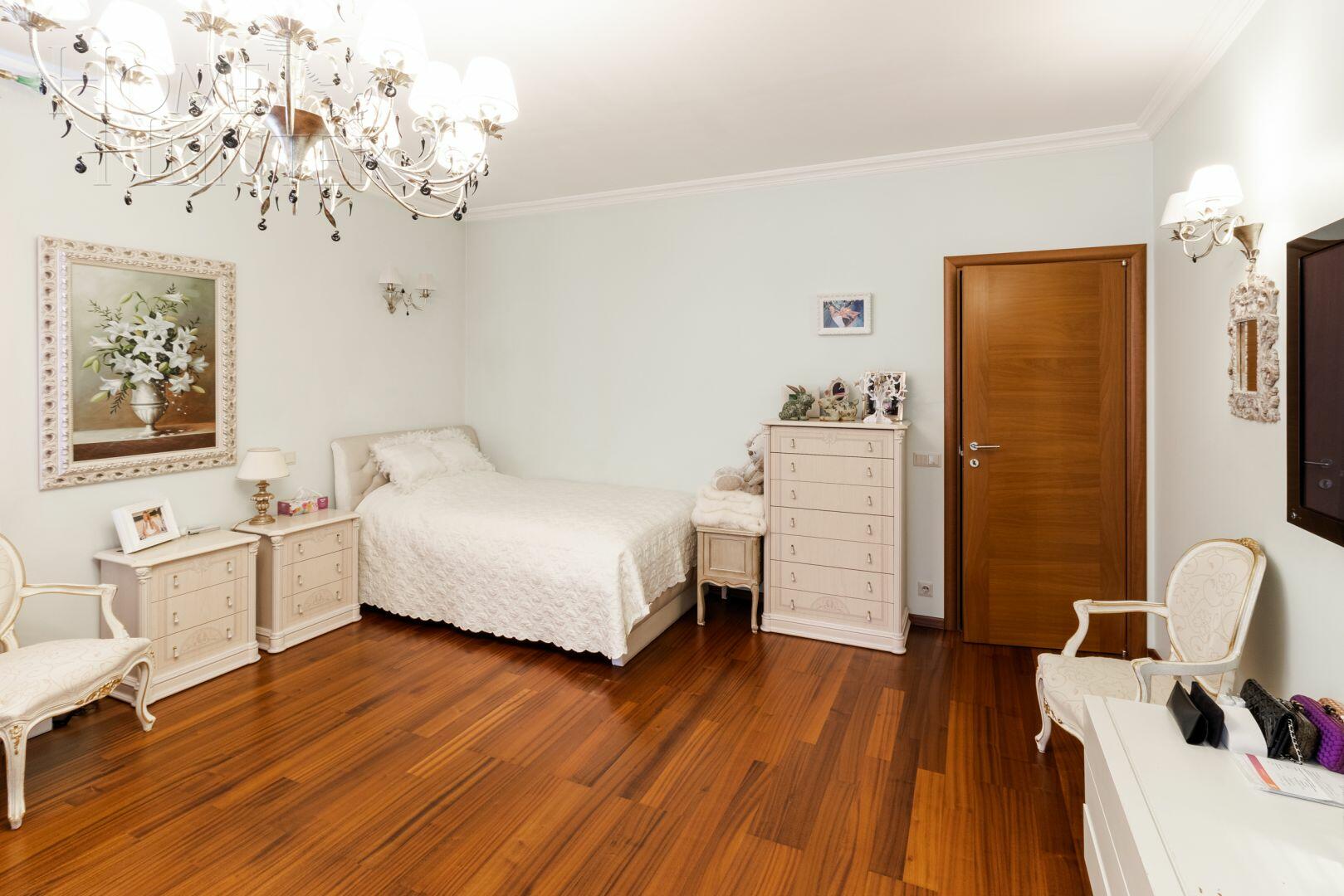 2-этажный коттедж 500 м² с отделкой