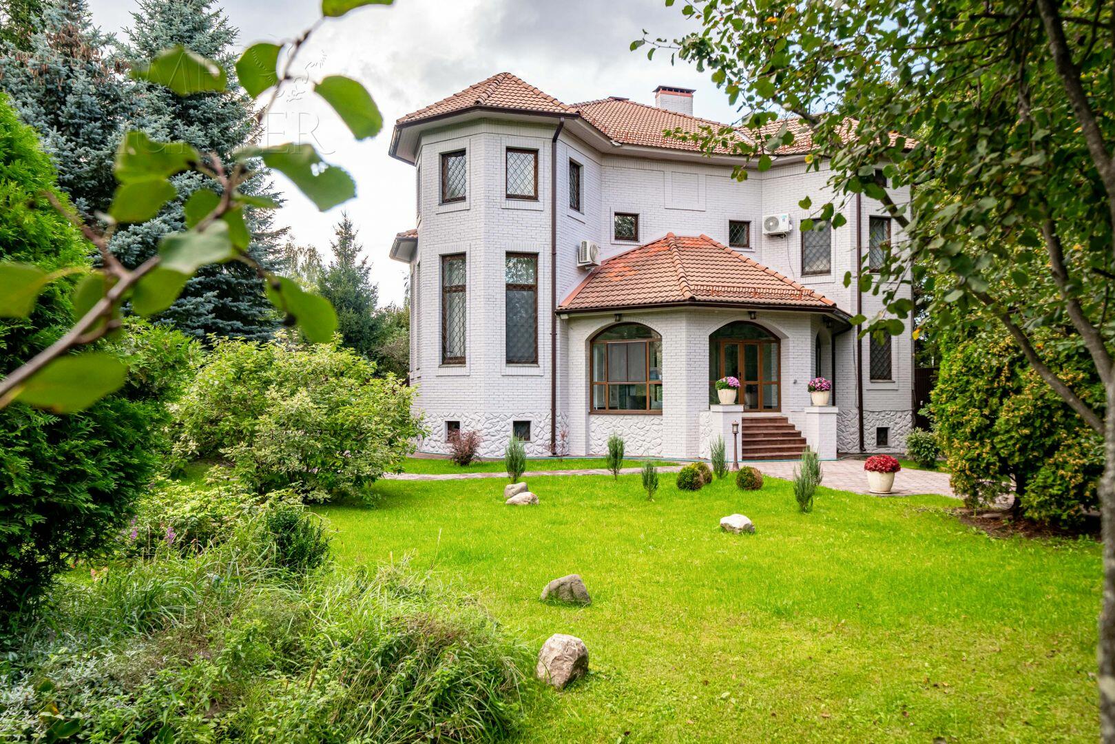 2-этажный коттедж 500 м² с отделкой