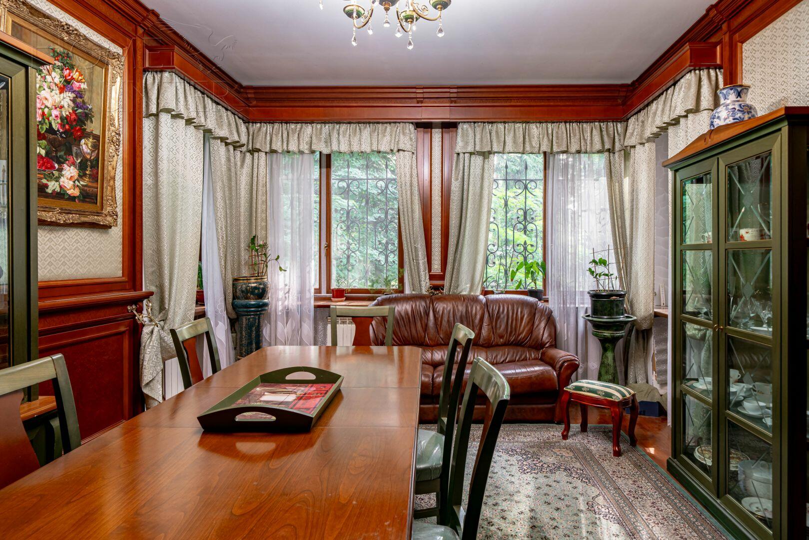2-этажный коттедж 700 м² с отделкой