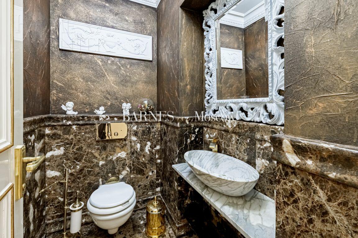2-этажный коттедж 900 м² с отделкой