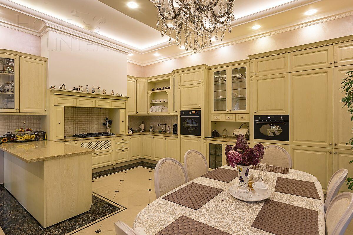 2-этажный коттедж 1 350 м² с отделкой