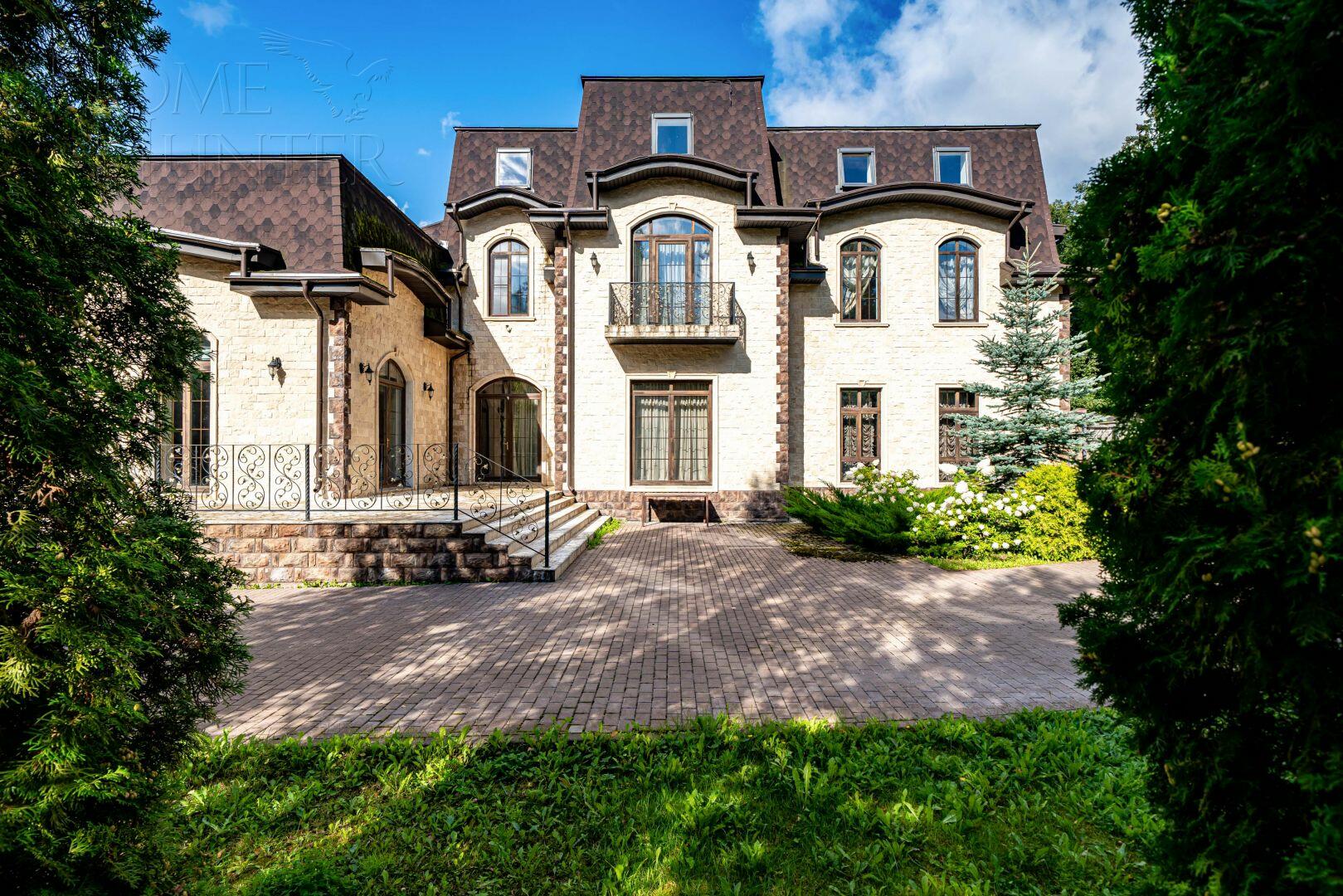 2-этажный коттедж 1 150 м² с отделкой
