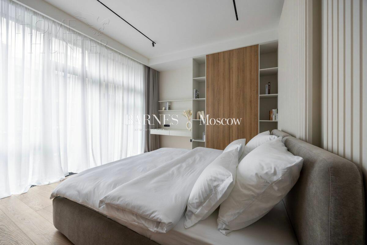 3-этажный таунхаус 250 м² с отделкой