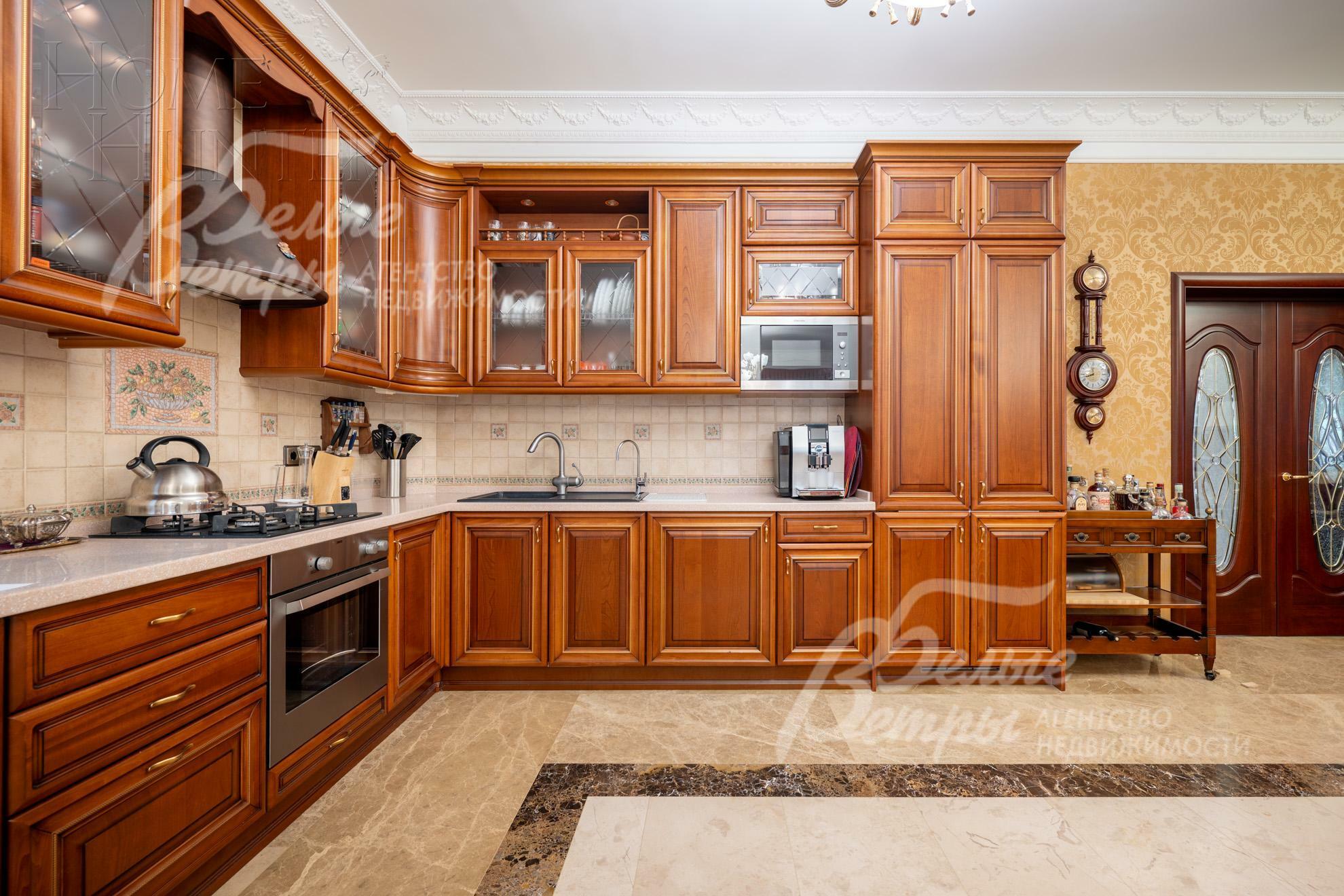 2-этажный коттедж 378 м² с отделкой