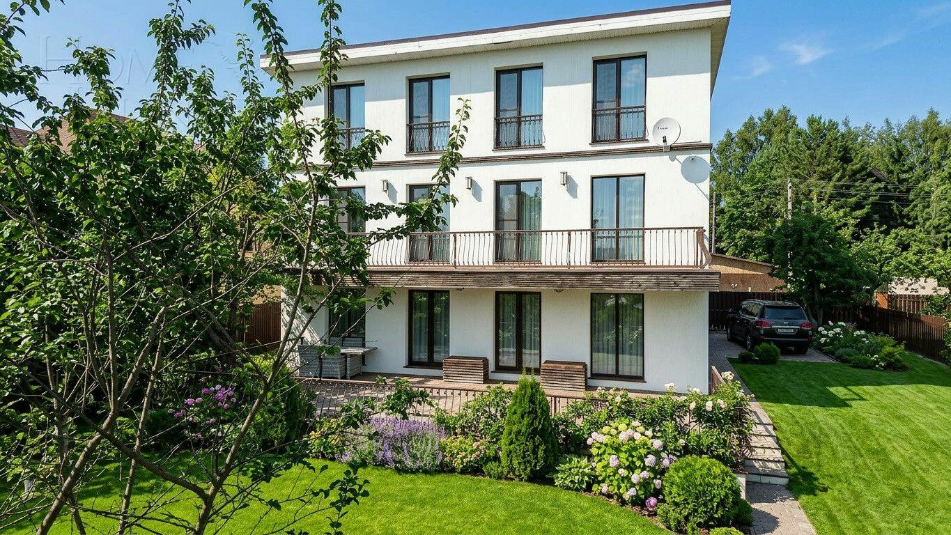 3-этажный коттедж 300 м² с отделкой