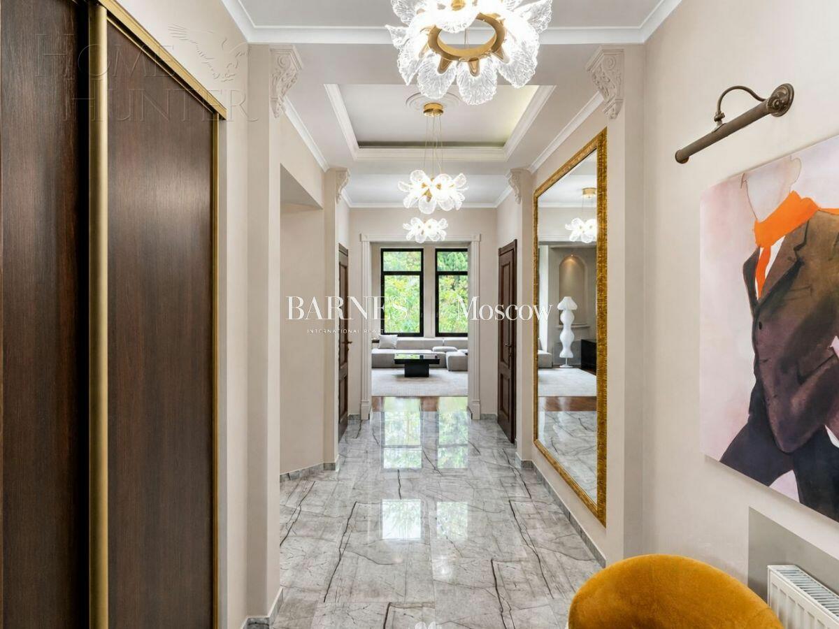2-этажный коттедж 500 м² с отделкой