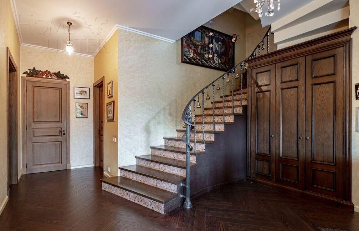 2-этажный коттедж 350 м² с отделкой