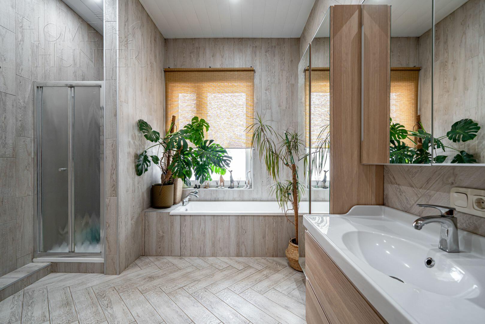 3-этажный коттедж 300 м² с отделкой