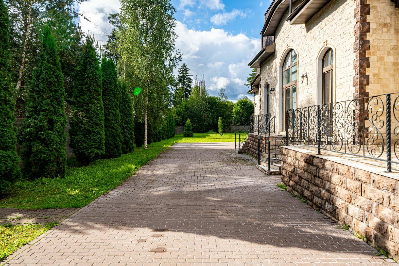 2-этажный коттедж 1 150 м² с отделкой