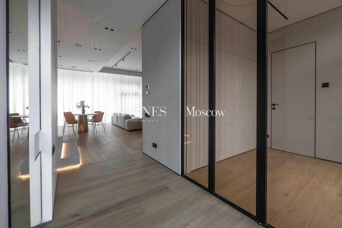 3-этажный таунхаус 250 м² с отделкой