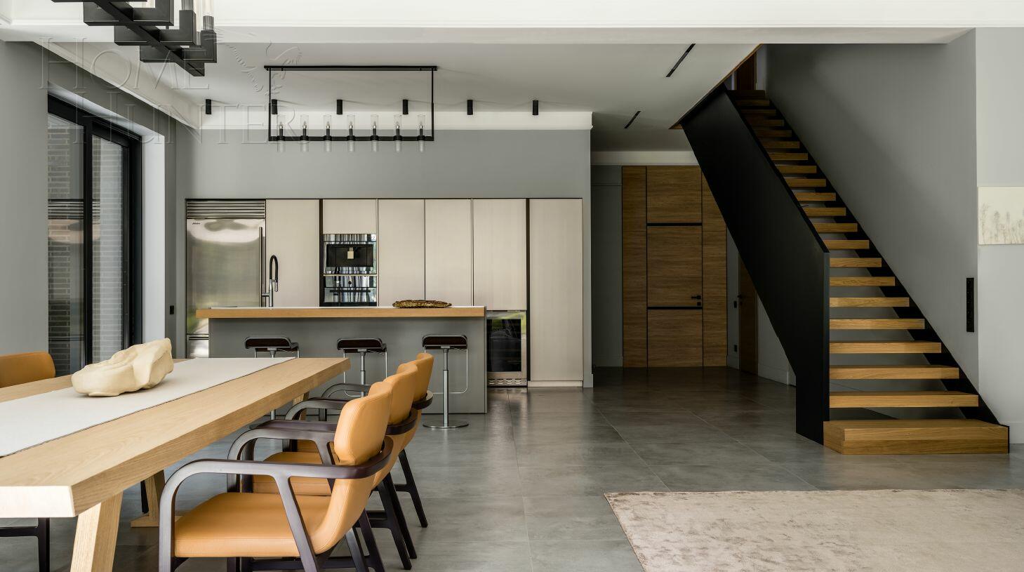 2-этажный коттедж 650 м² с отделкой