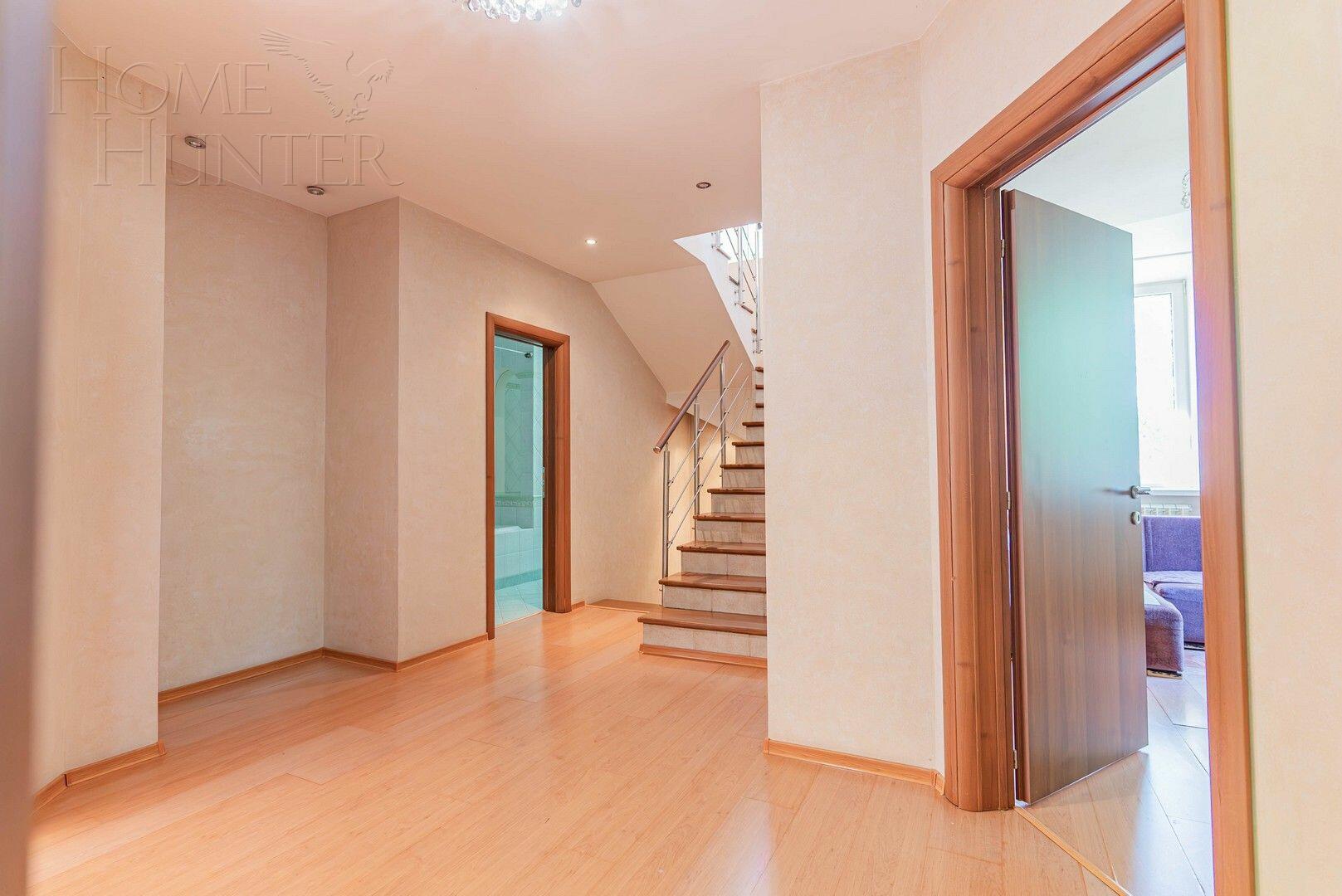 2-этажный коттедж 350 м² с отделкой