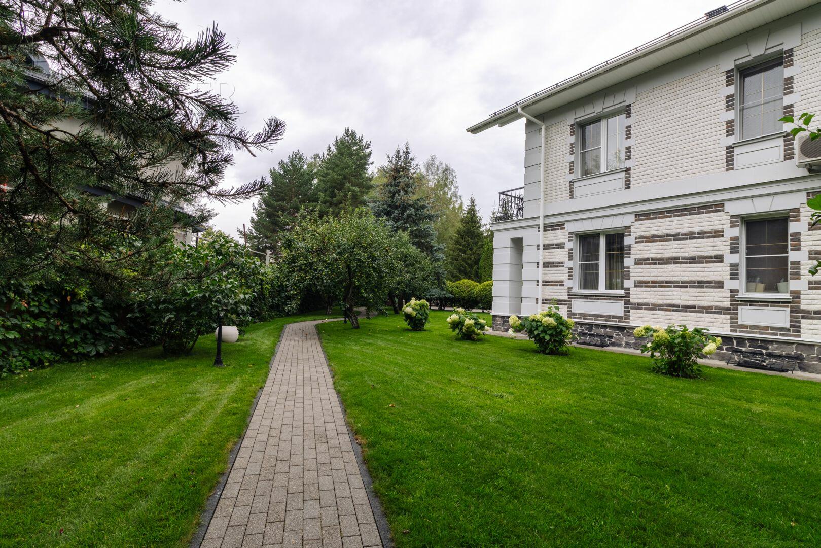 2-этажный коттедж 500 м² с отделкой
