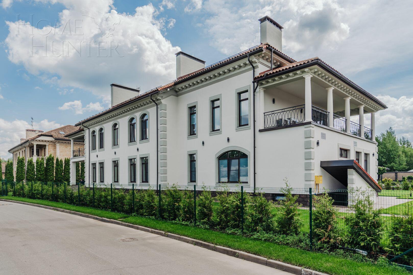 2-этажный коттедж 1 300 м² с отделкой