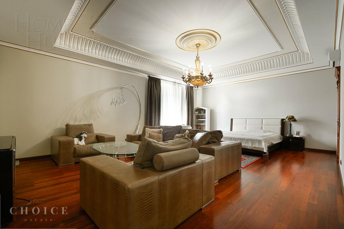 3-этажный коттедж 2 000 м² с отделкой