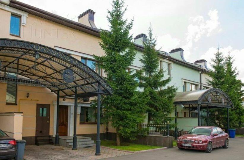 3-этажный таунхаус 280 м² с отделкой