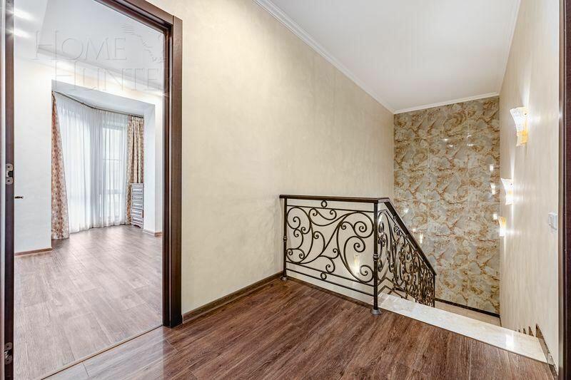2-этажный таунхаус 260 м² с отделкой