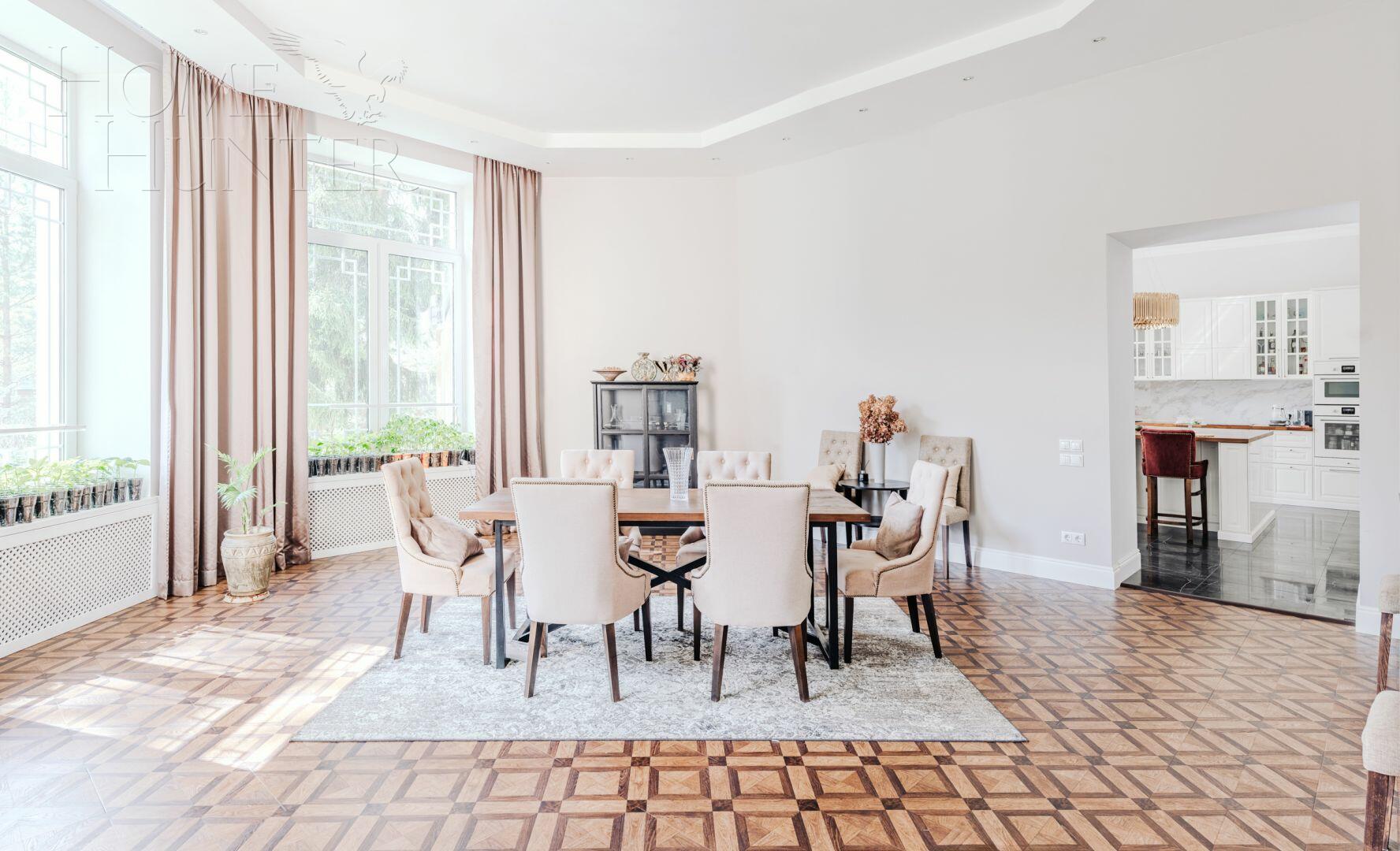 3-этажный коттедж 1 150 м² с отделкой