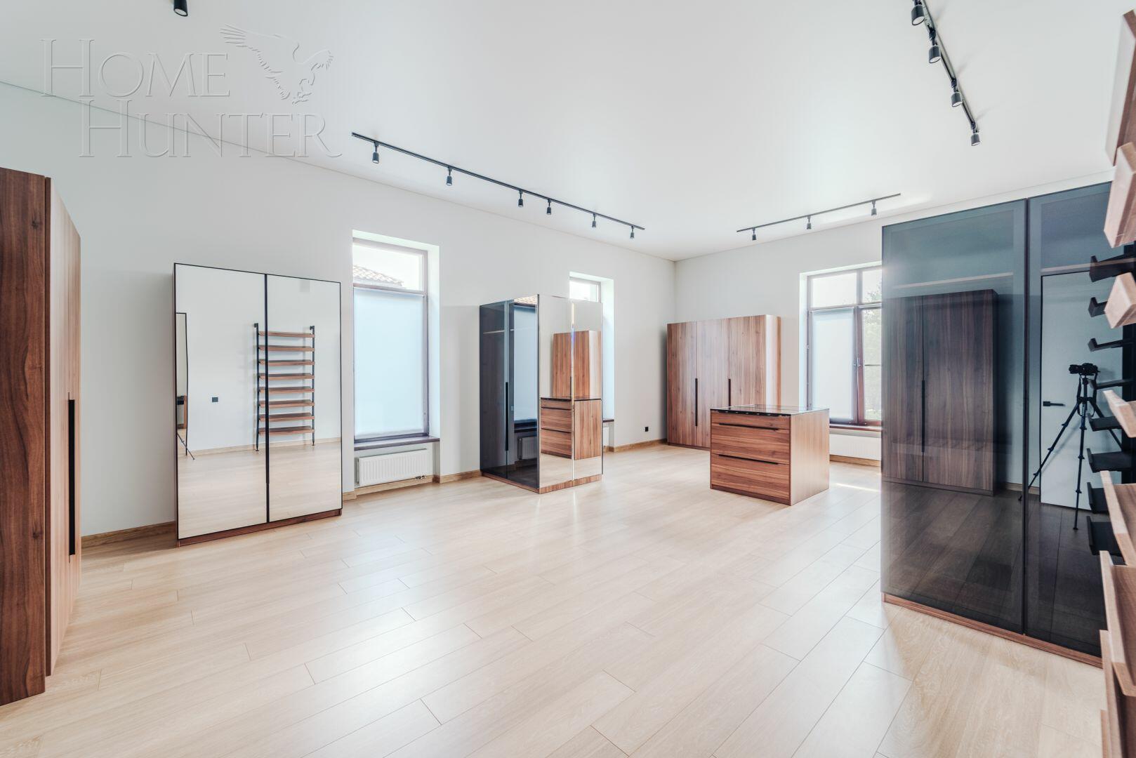 2-этажный коттедж 1 300 м² с отделкой