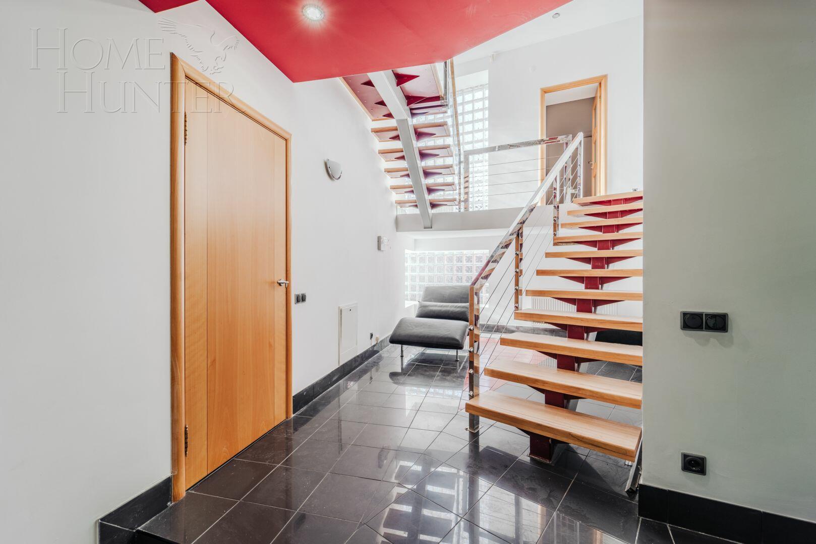 2-этажный коттедж 320 м² с отделкой