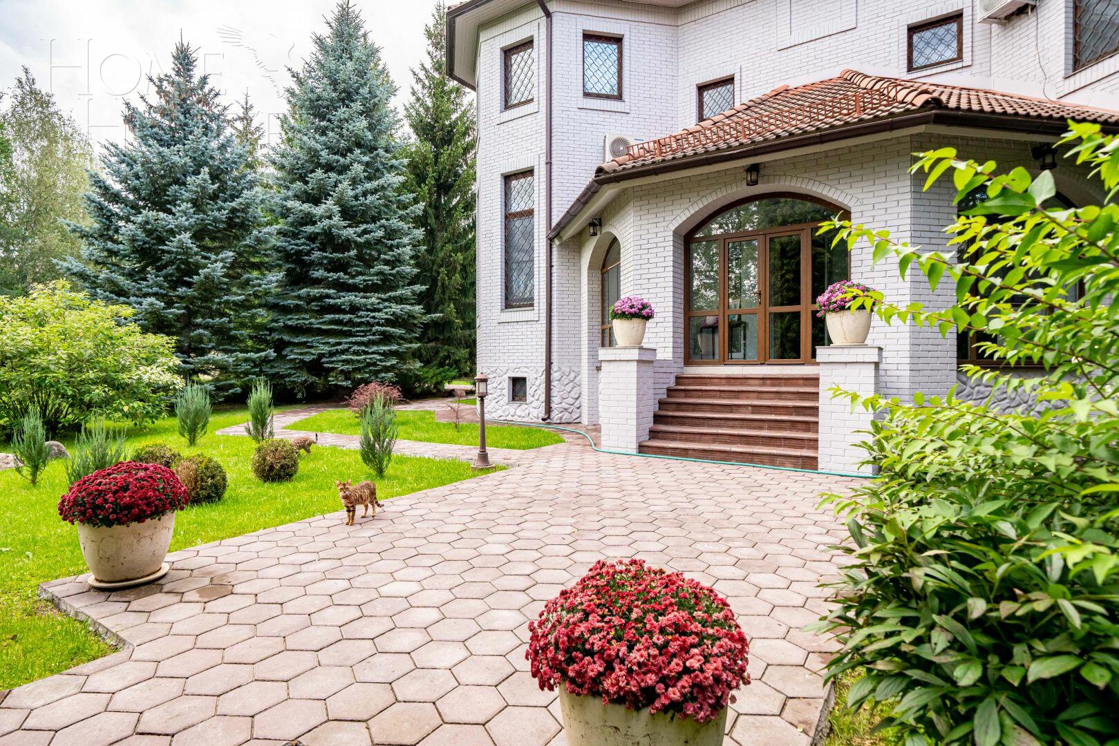 2-этажный коттедж 500 м² с отделкой