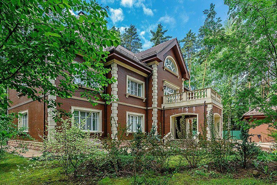 2-этажный коттедж 850 м² с отделкой