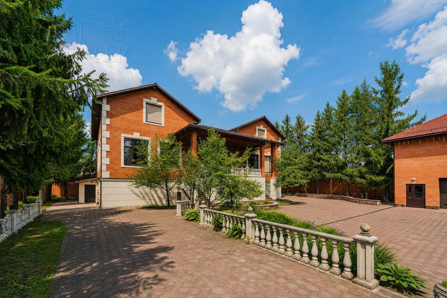 2-этажный коттедж 1 200 м² с отделкой