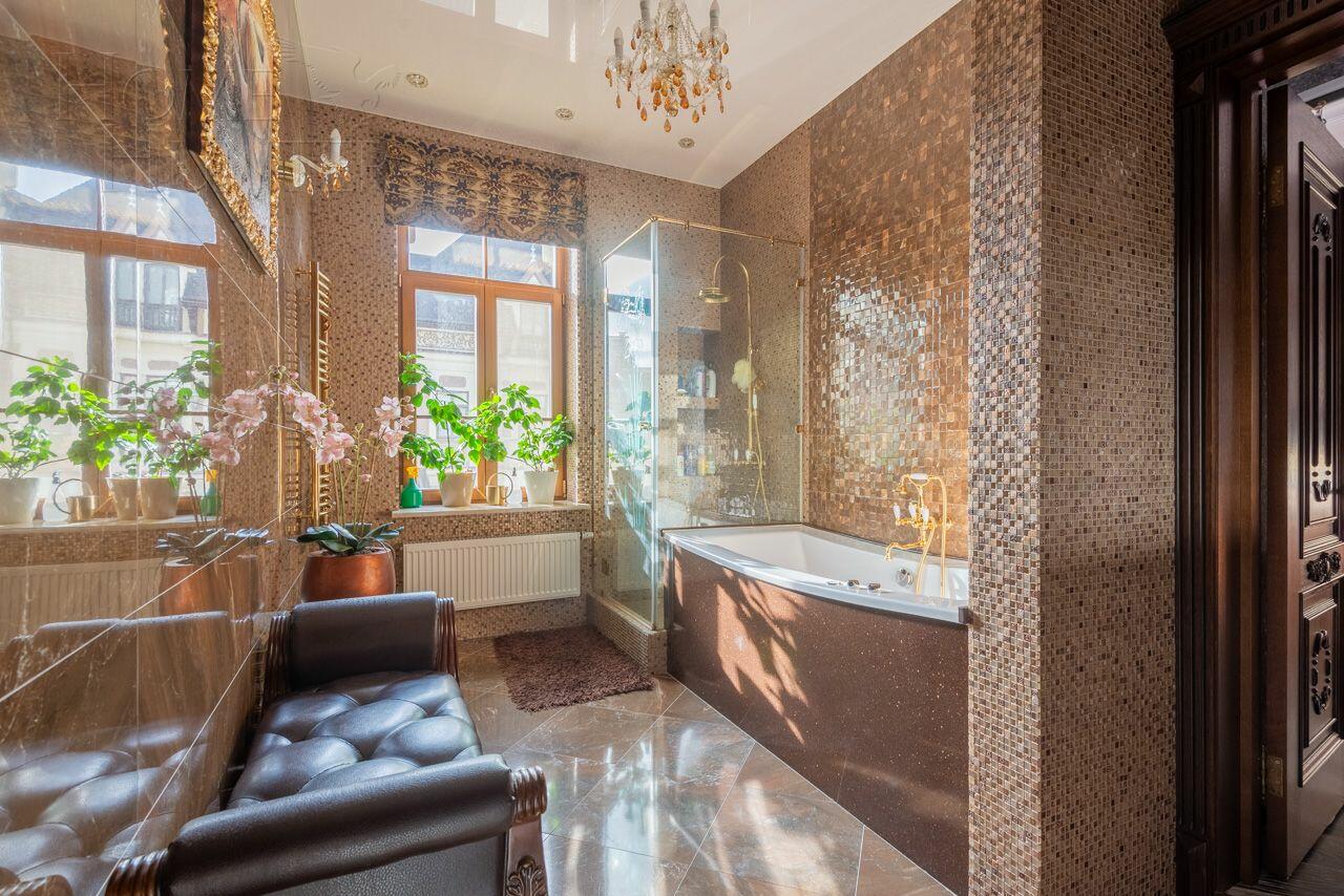 4-этажный таунхаус 320 м² с отделкой