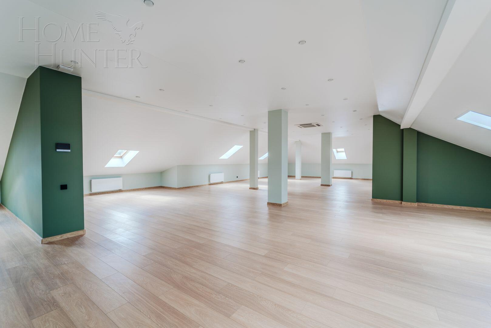 2-этажный коттедж 1 300 м² с отделкой