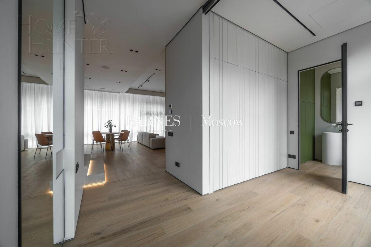 3-этажный таунхаус 250 м² с отделкой