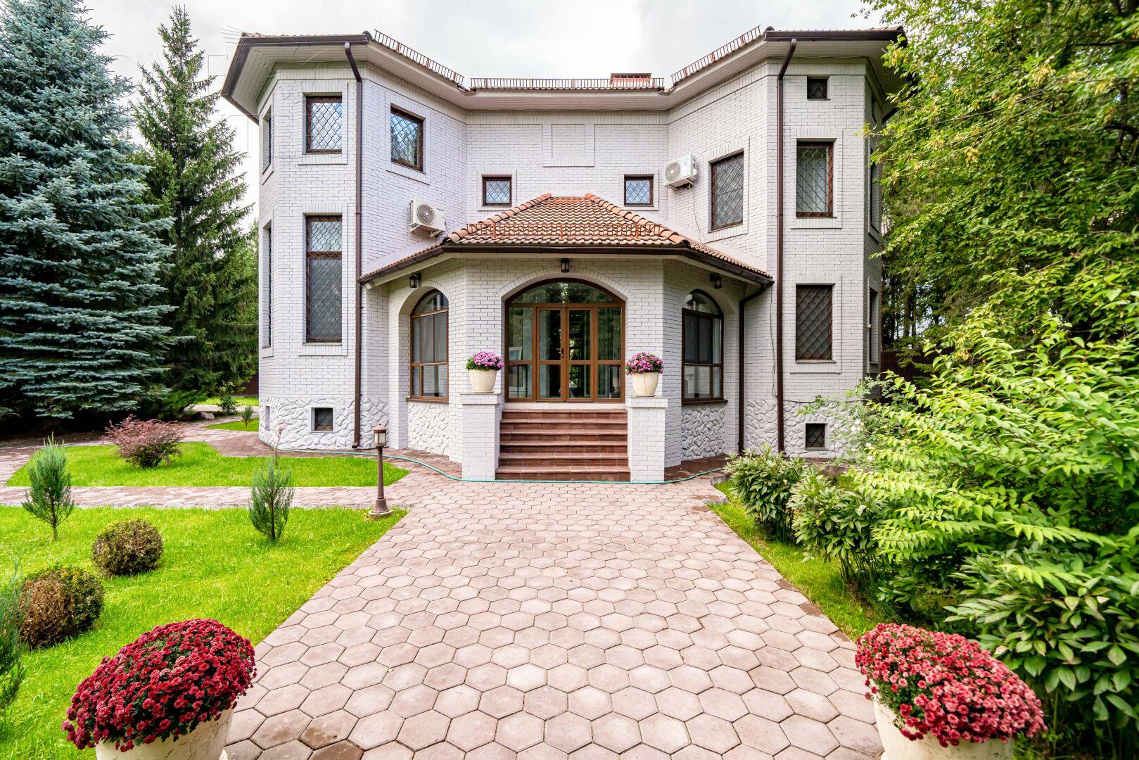 2-этажный коттедж 500 м² с отделкой