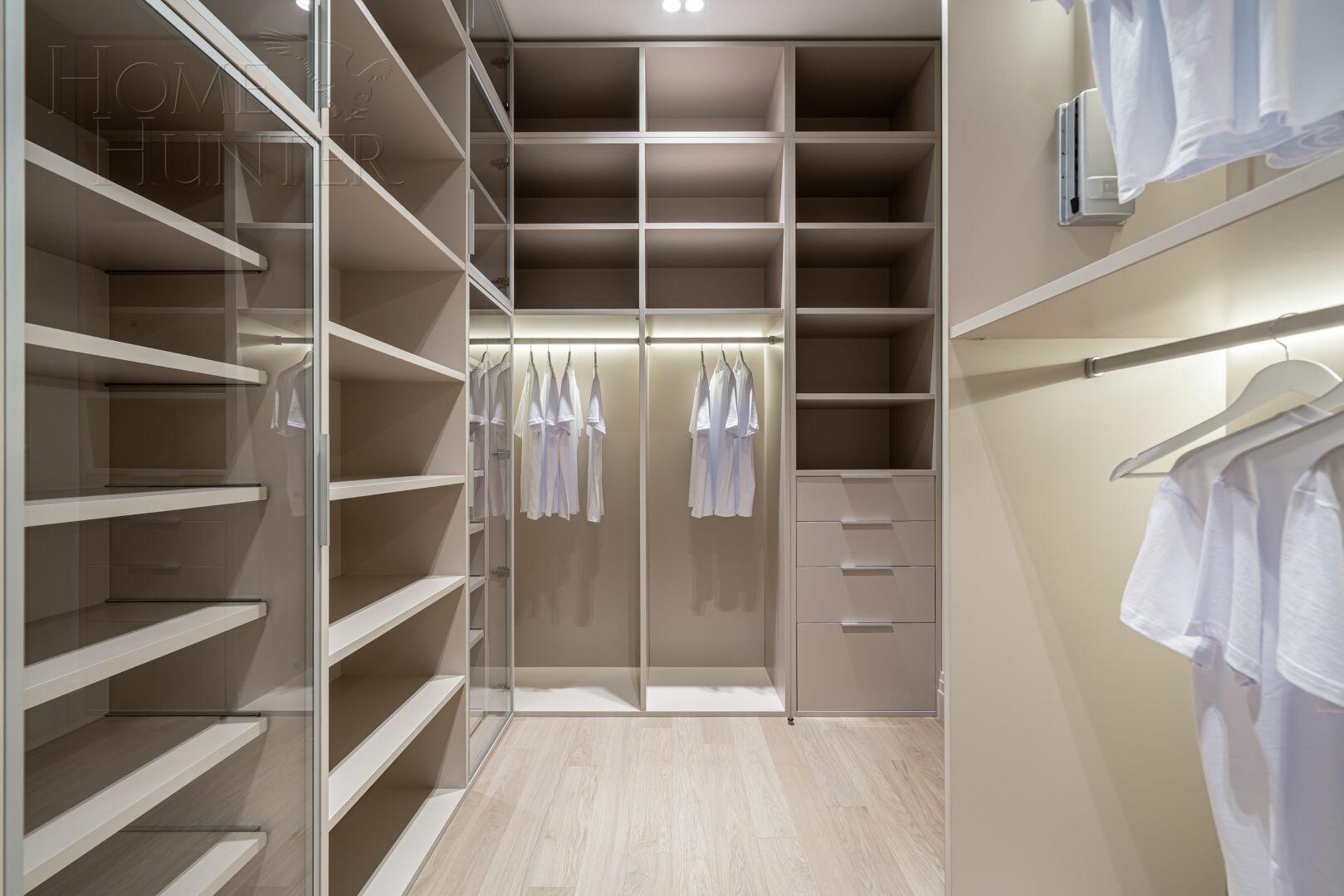 2-этажный коттедж 400 м² с отделкой