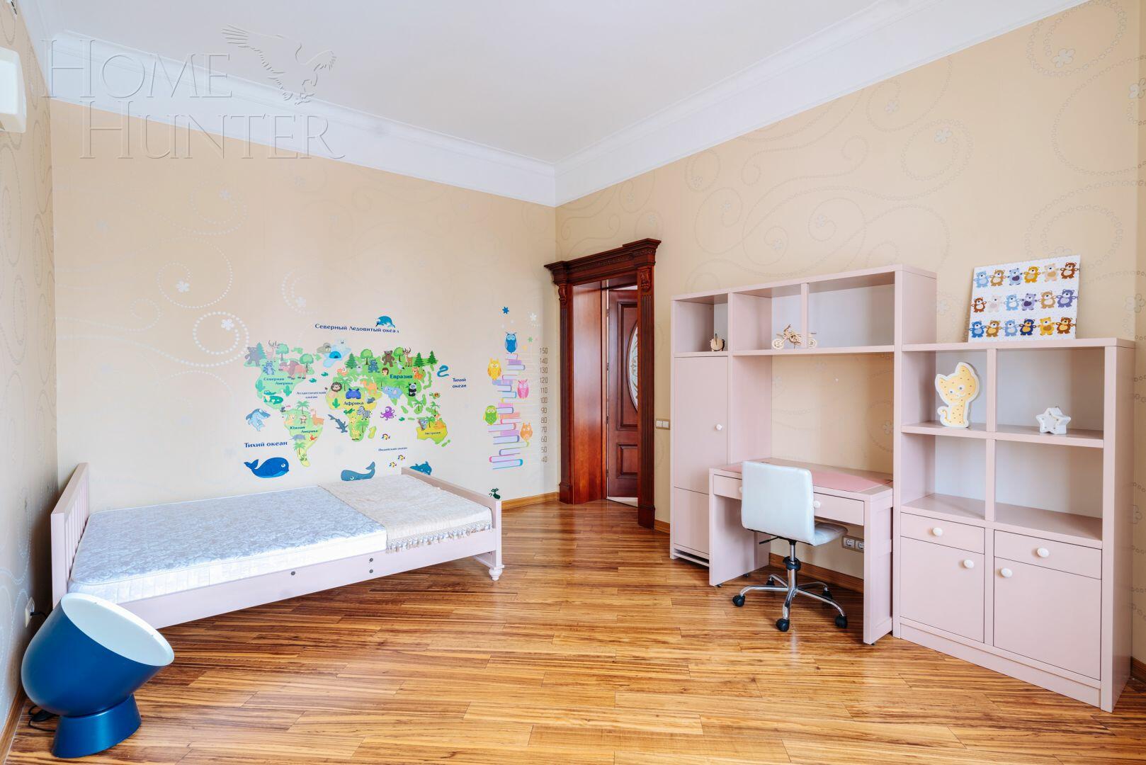 3-этажный коттедж 2 235 м² с отделкой