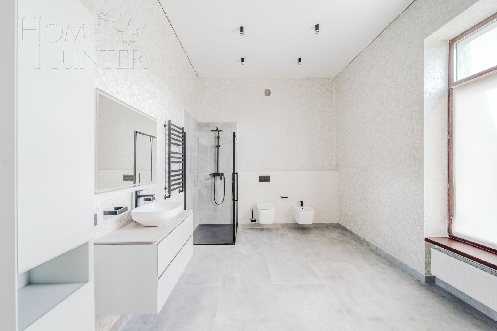 2-этажный коттедж 1 300 м² с отделкой