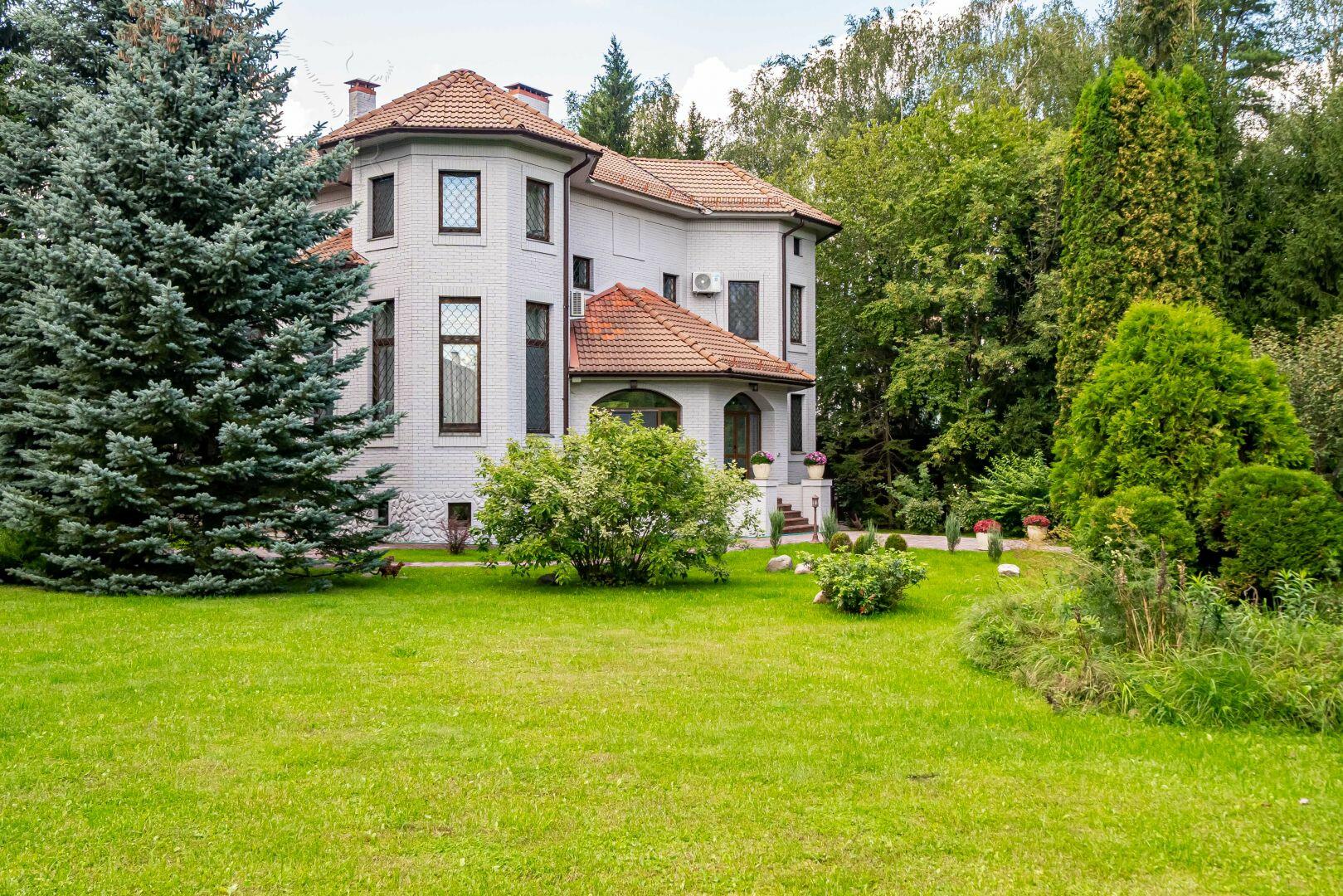 2-этажный коттедж 500 м² с отделкой