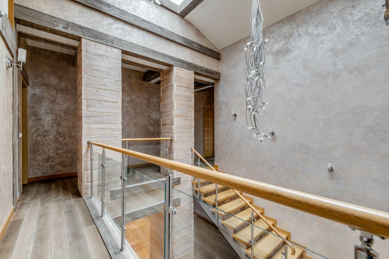 2-этажный коттедж 600 м² с отделкой