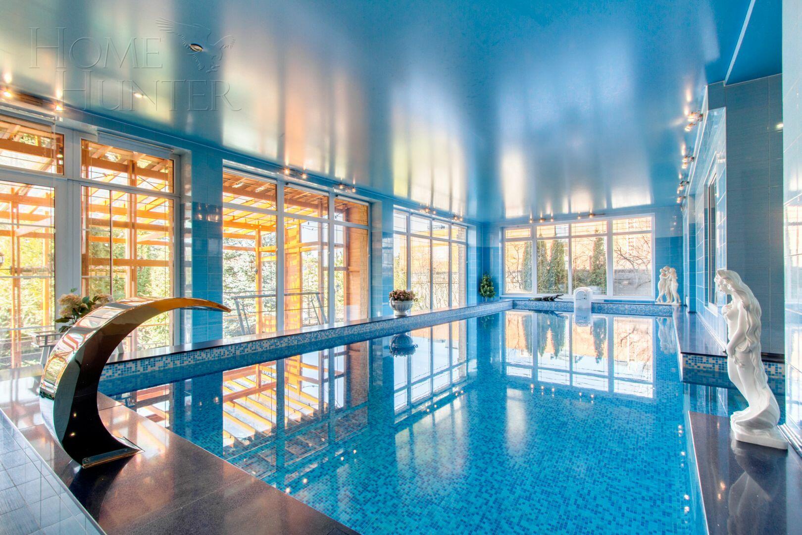 2-этажный коттедж 1 350 м² с отделкой