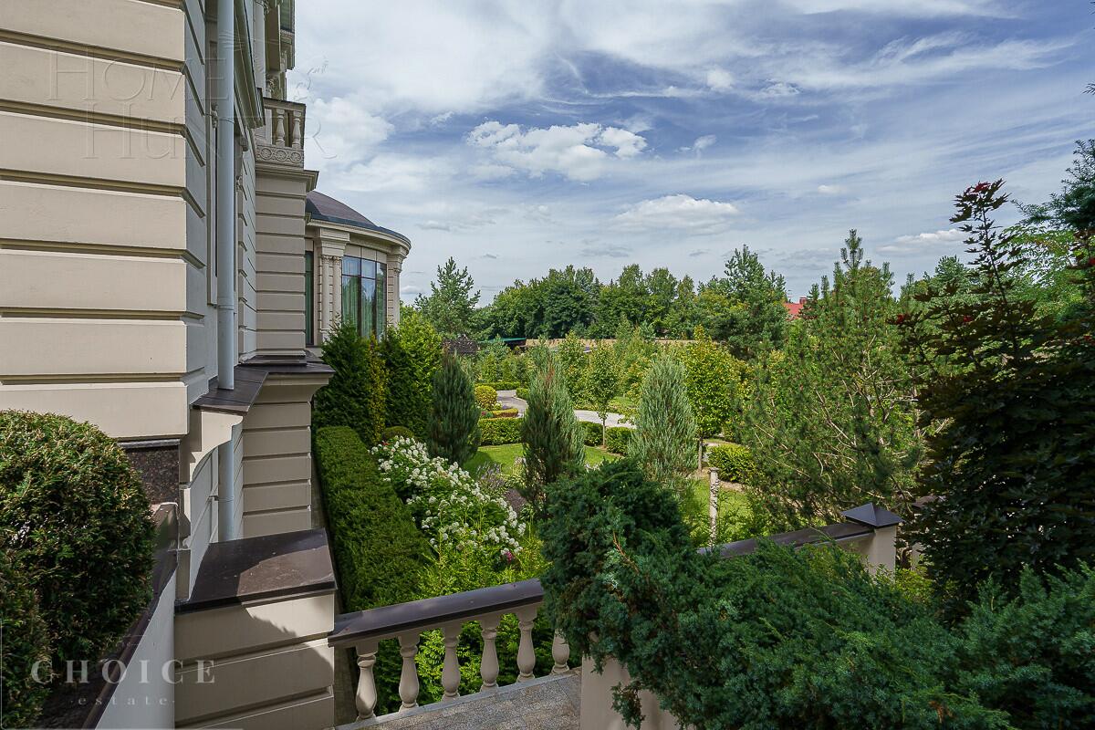 3-этажный коттедж 2 000 м² с отделкой
