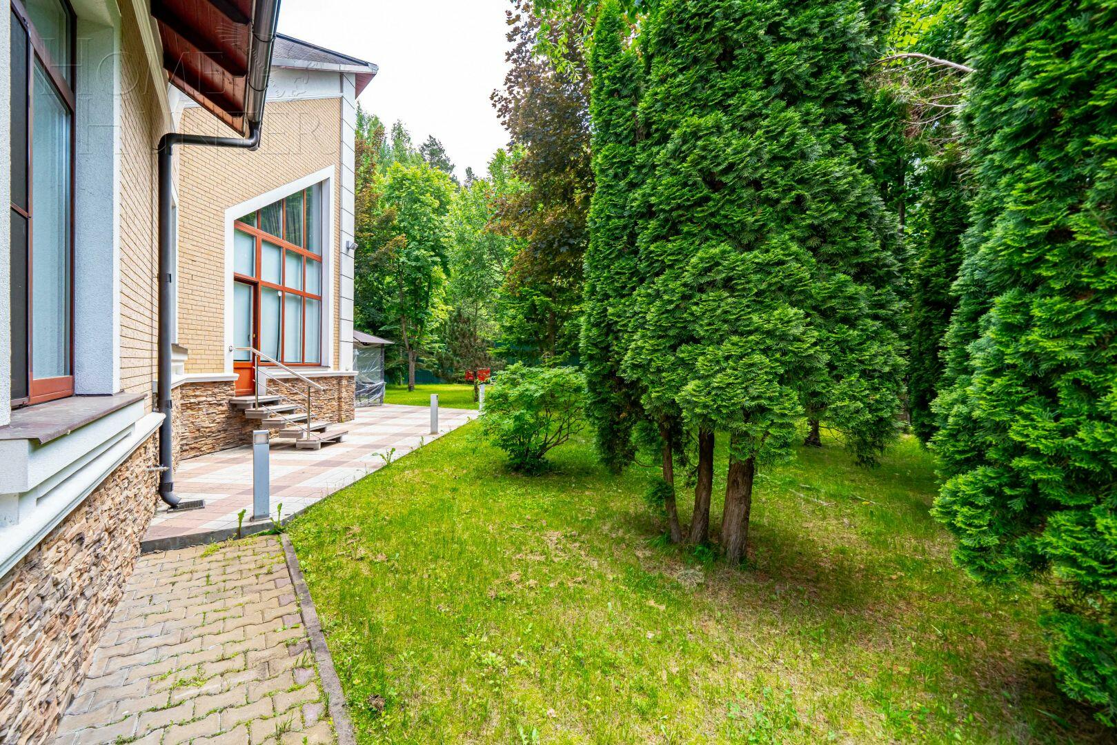 1-этажный коттедж 450 м² с отделкой