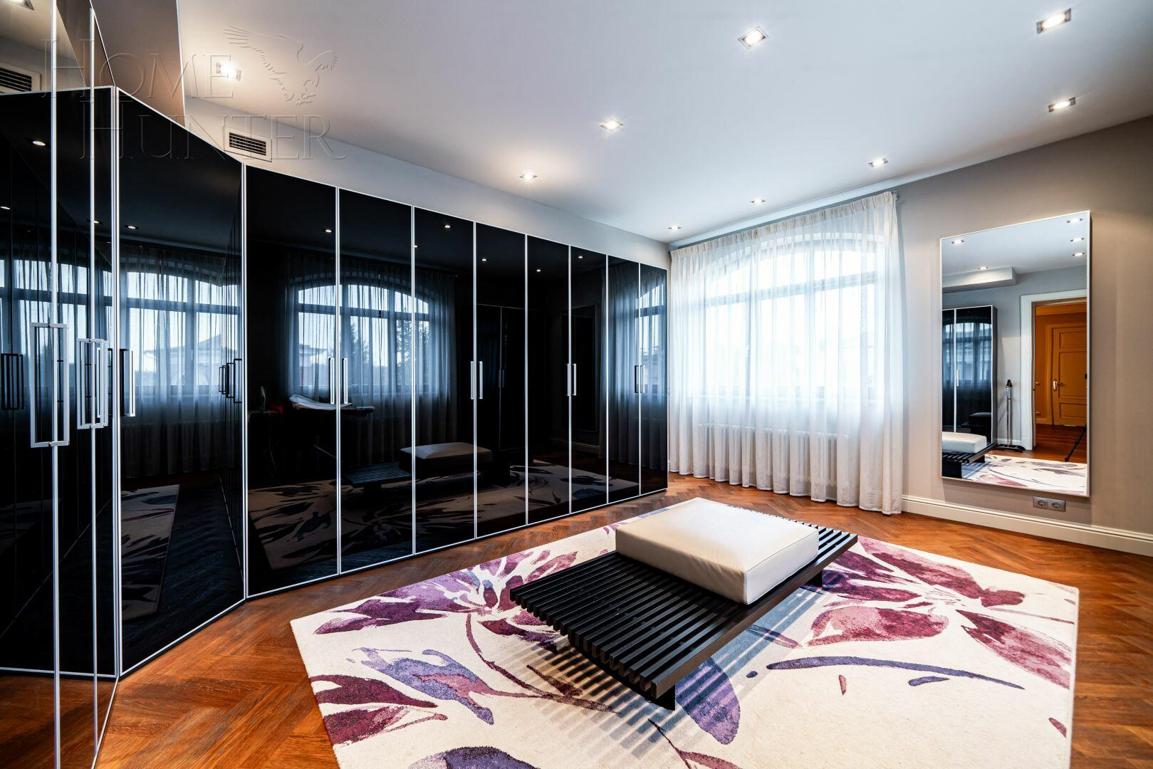 2-этажный коттедж 700 м² с отделкой
