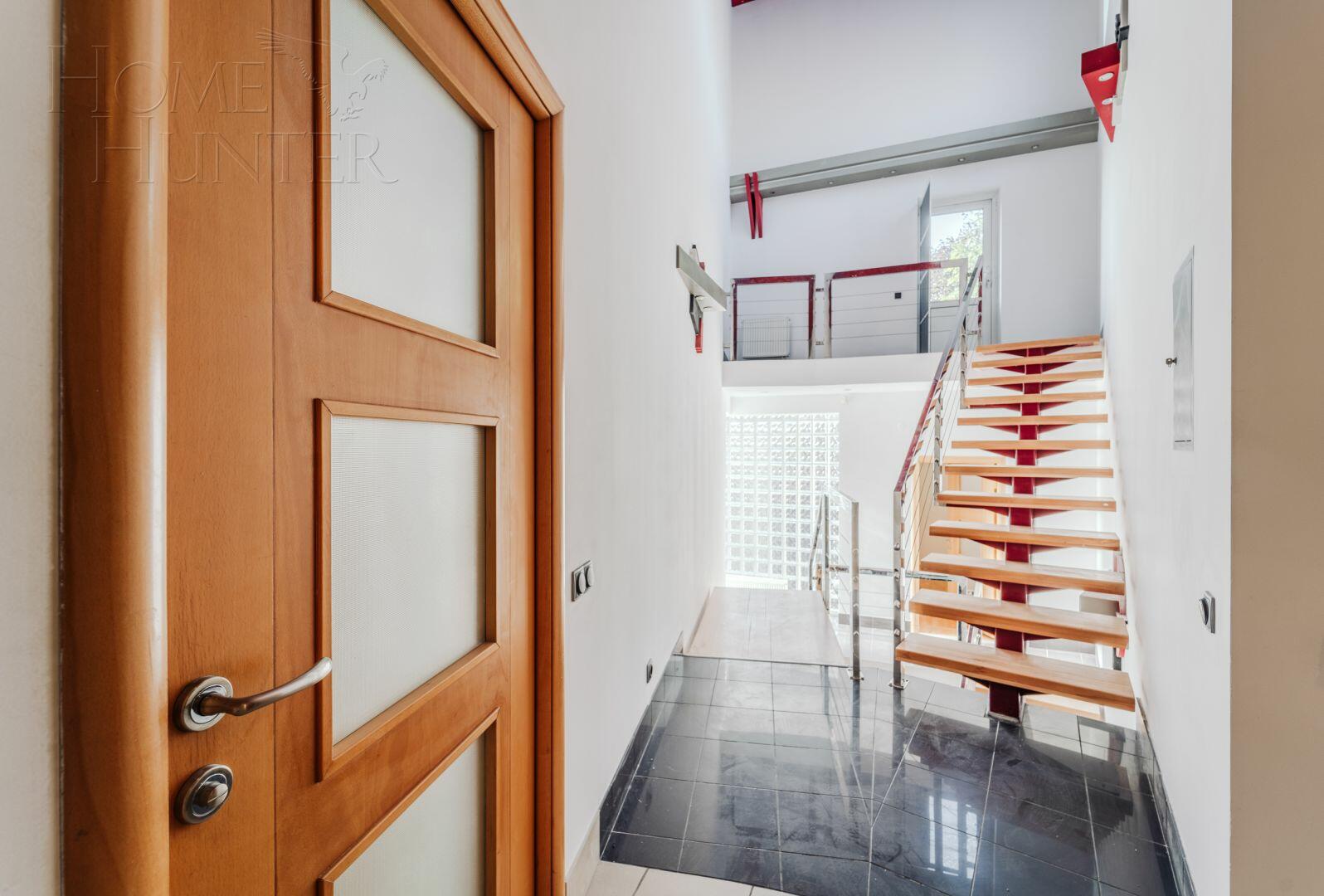 2-этажный коттедж 320 м² с отделкой